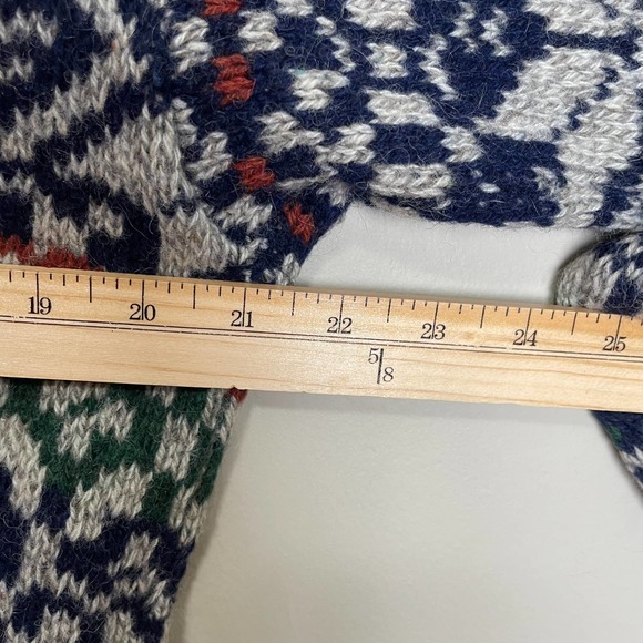 Vintage St. John's Knit Crew Neck Long Sleeve Winter Snow Flake Pattern Sweater - Picture 5 of 5